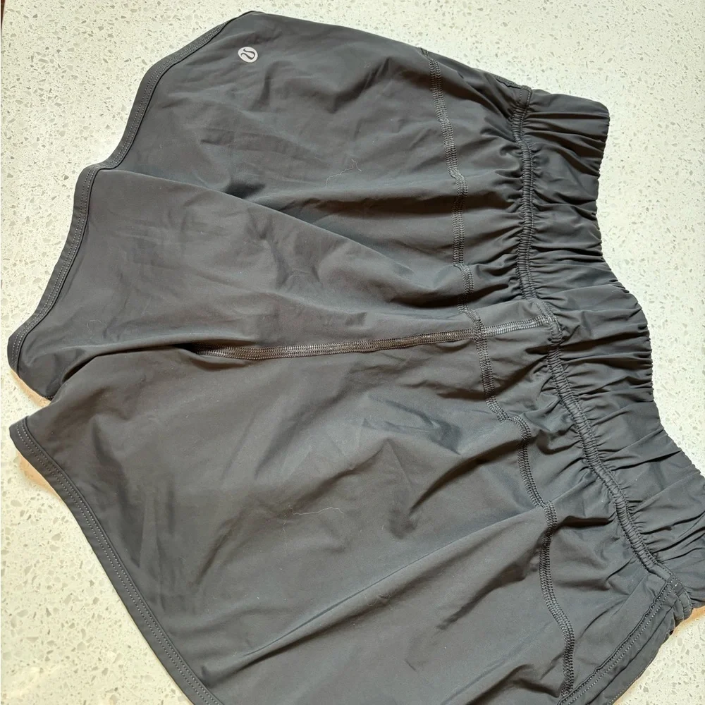 Lululemon sz 8 tie on the side shorts